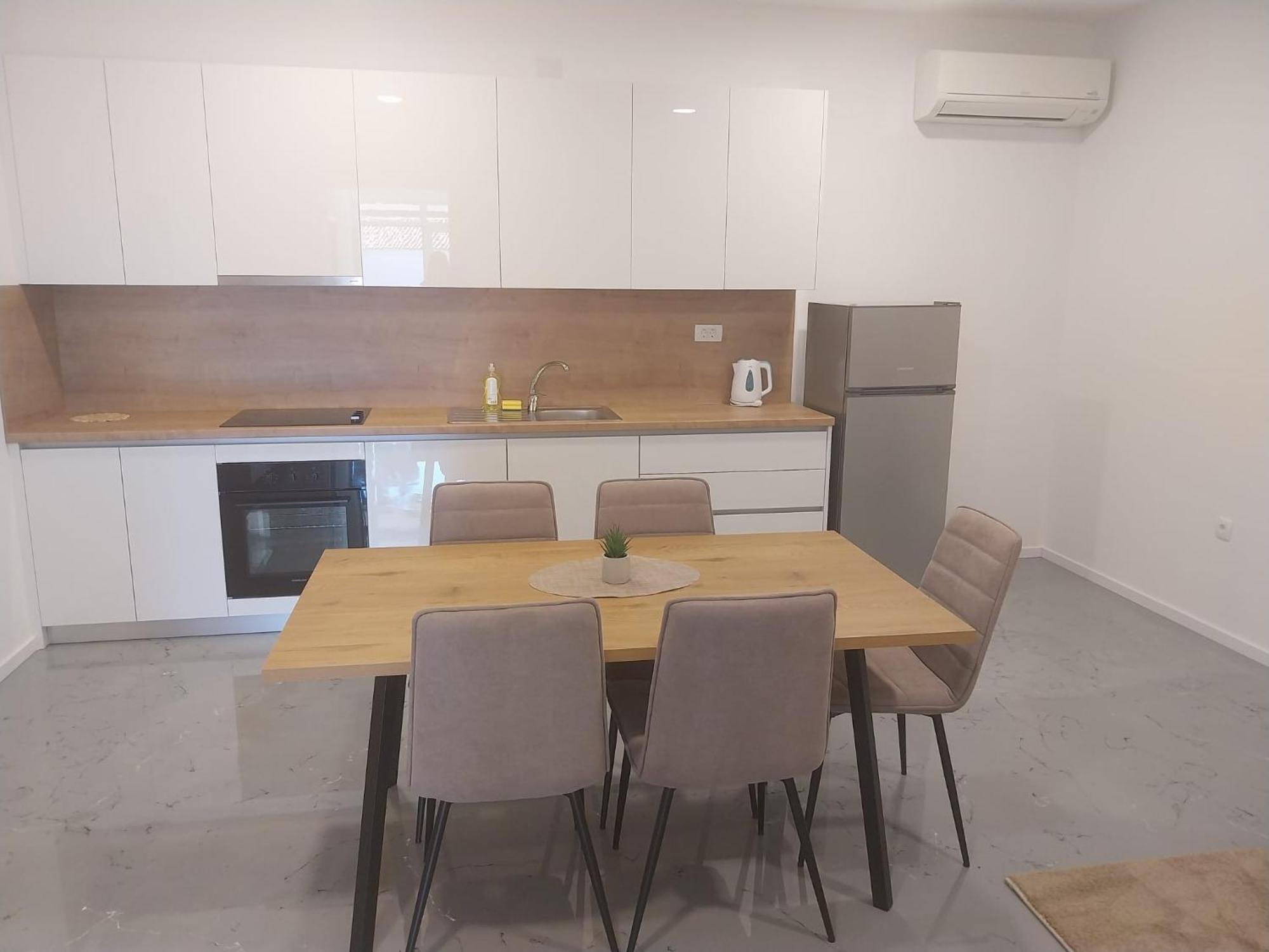 Apartmani I Sobe Grga 스타리그라드 파클레니차 외부 사진