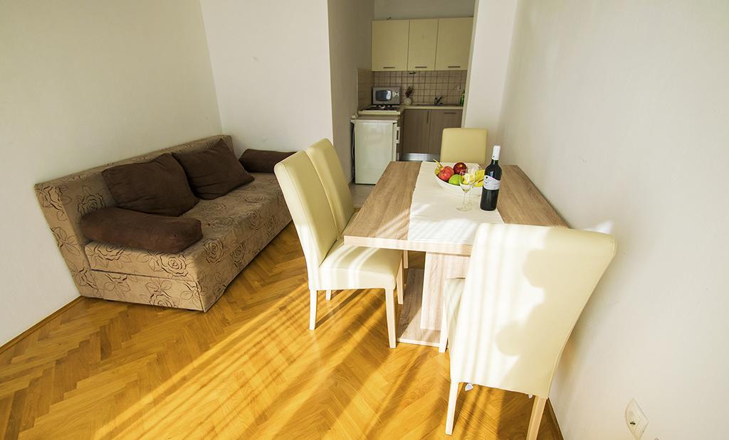 Apartmani I Sobe Grga 스타리그라드 파클레니차 외부 사진