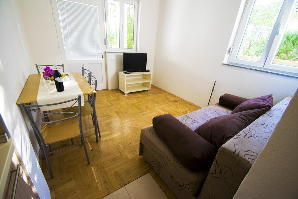 Apartmani I Sobe Grga 스타리그라드 파클레니차 외부 사진